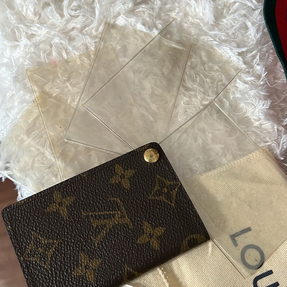 Louis Vuitton Monogram Card Case - Picture 5 of 13